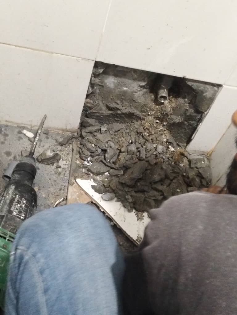 Bathroom floor pipe excavation
