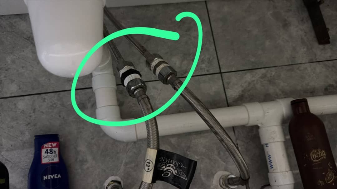 Pipe joint leak repair